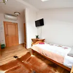 Farm stay Farm Peternelj Ilirska Bistrica