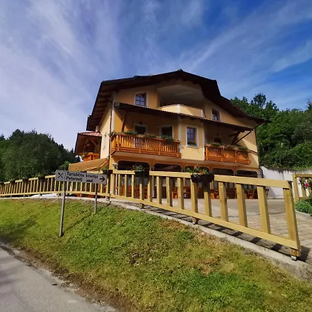 Farm Peternelj Farm stay Ilirska Bistrica